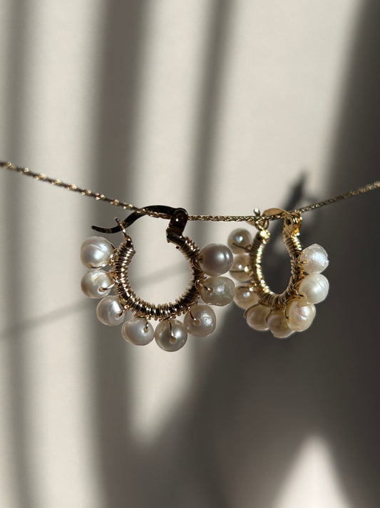 Bonhomía mini pearl earrings