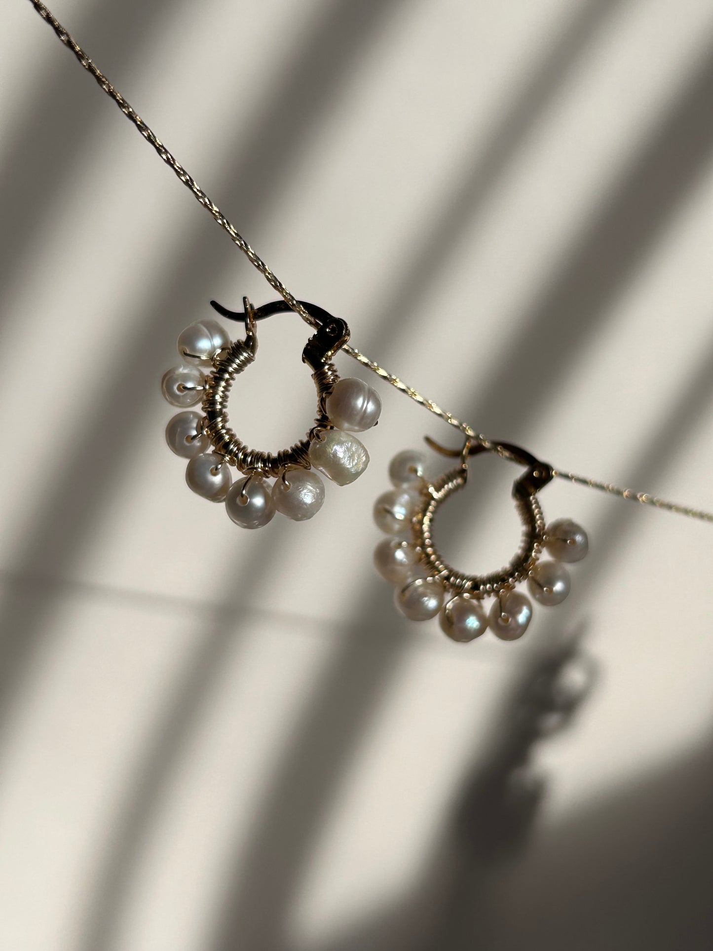 Bonhomía mini pearl earrings
