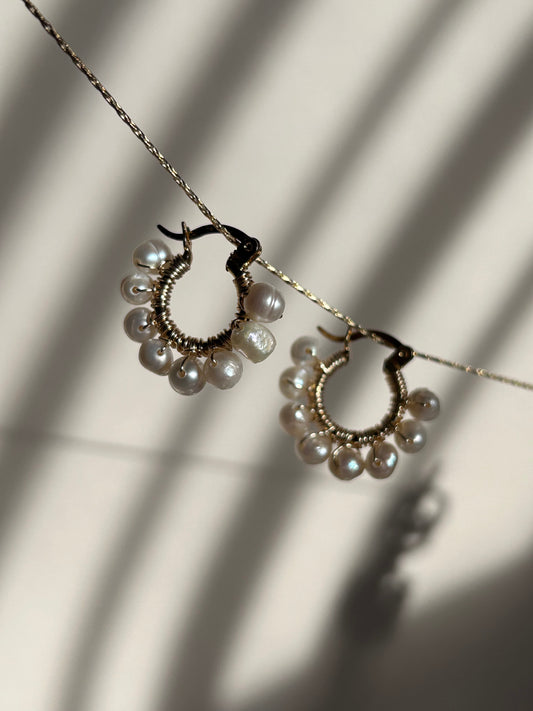 Bonhomía mini pearl earrings