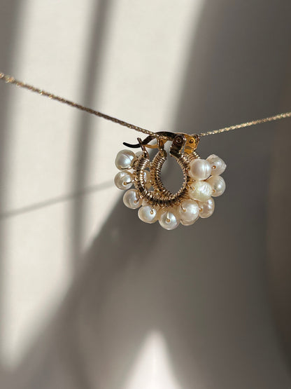 Bonhomía mini pearl earrings