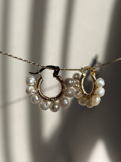 Bonhomía mini pearl earrings